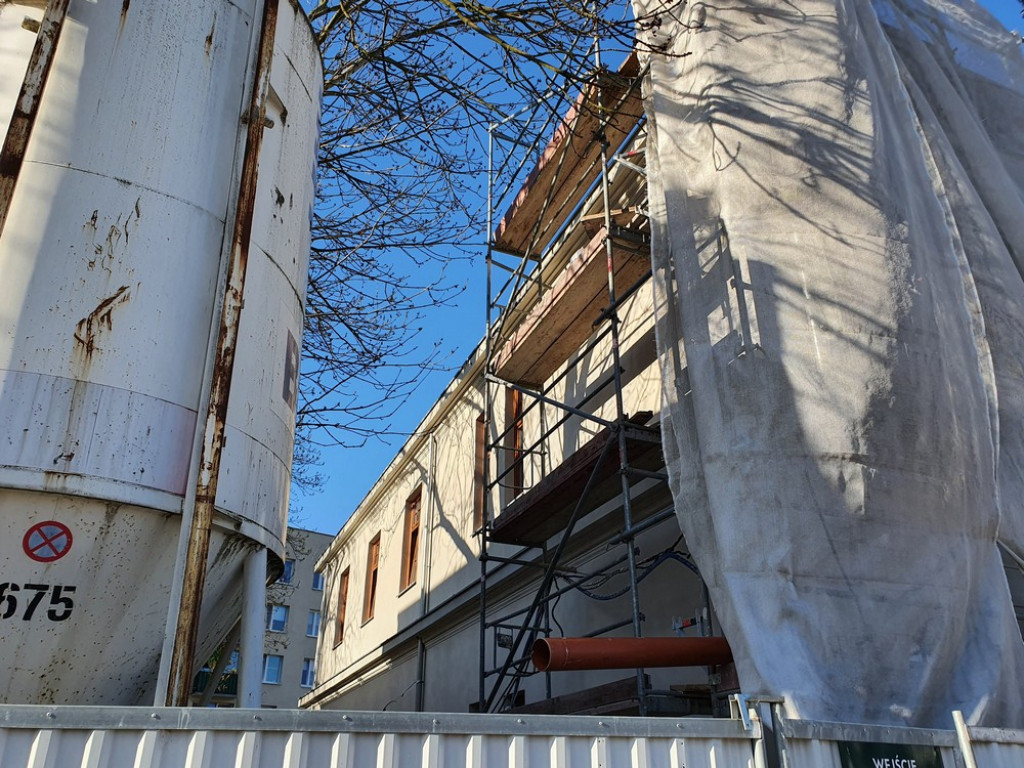 Hrubieszów: Remont budynku Syndykatu Rolniczego c.d. - ZDJĘCIA