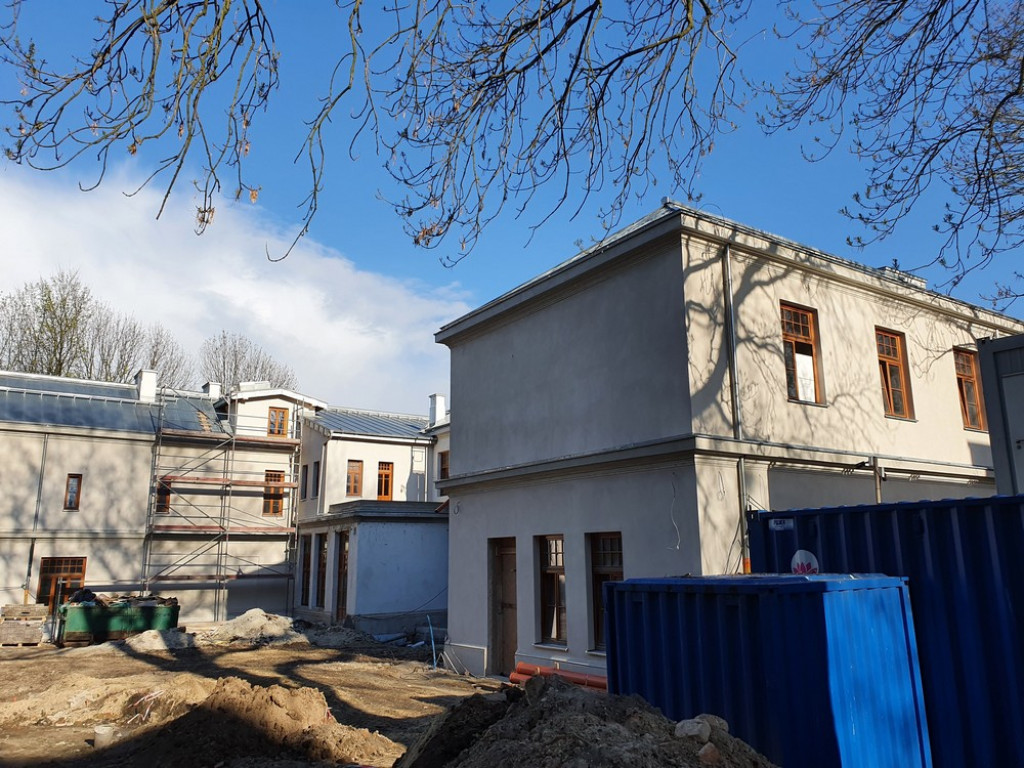 Hrubieszów: Remont budynku Syndykatu Rolniczego c.d. - ZDJĘCIA
