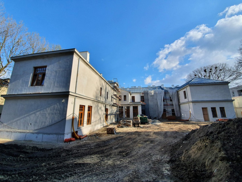 Hrubieszów: Remont budynku Syndykatu Rolniczego c.d. - ZDJĘCIA