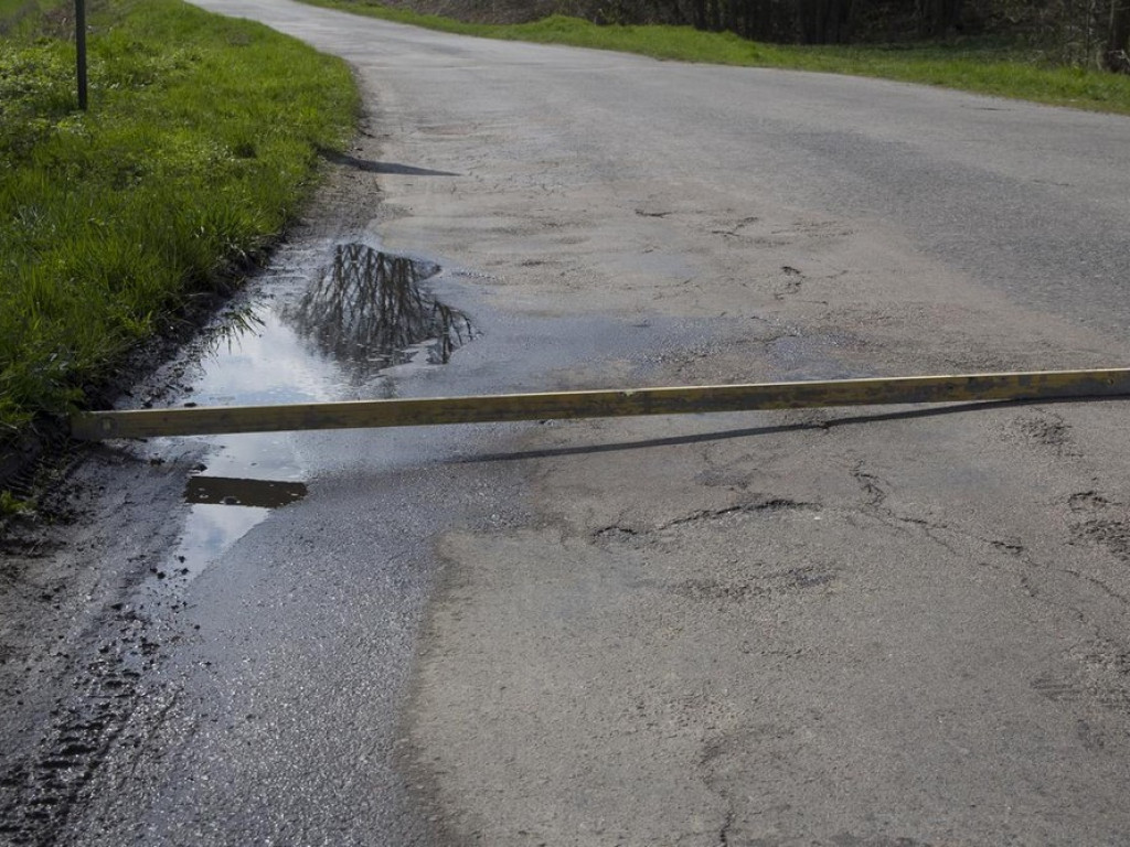 Odpowiedź wojewody na pismo radnych z Trzeszczan w sprawie drogi Hrubieszów - Skierbieszów - ZDJĘCIA