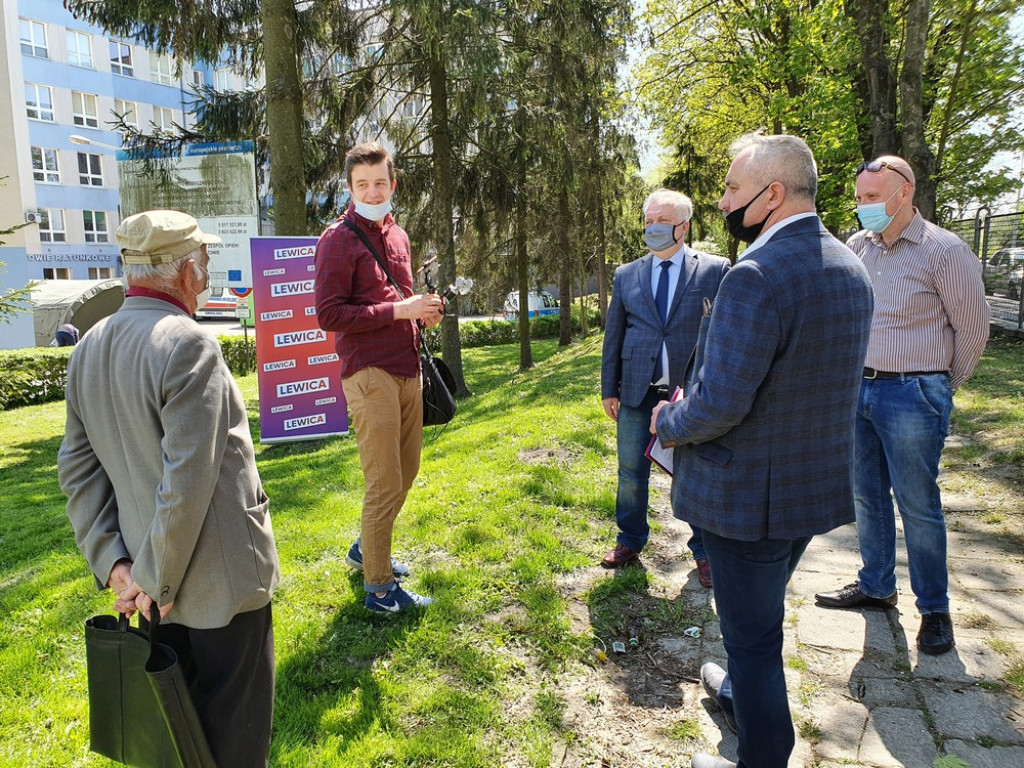Briefing Lewicy przy hrubieszowskim szpitalu - ZDJĘCIA, WIDEO