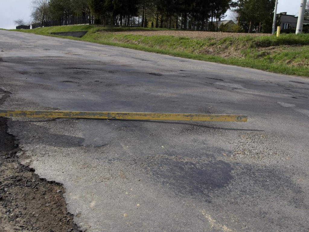Odpowiedź wojewody na pismo radnych z Trzeszczan w sprawie drogi Hrubieszów - Skierbieszów - ZDJĘCIA