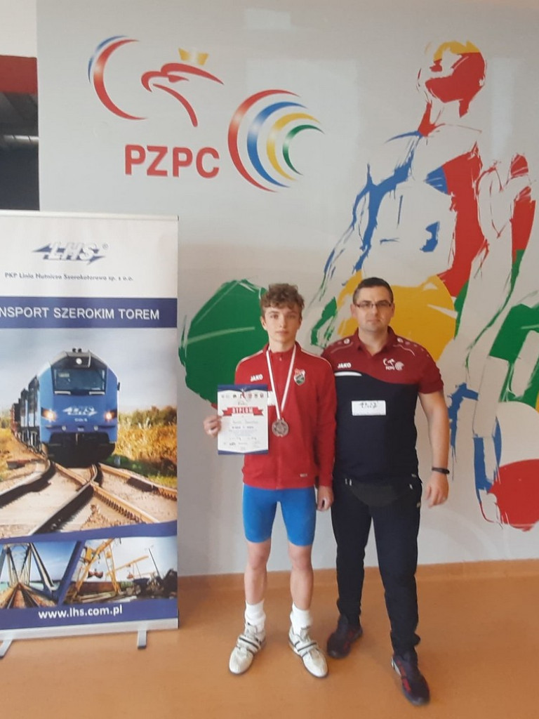 Oliwia Dziewiczkiewicz i Ryszard Poznański z medalami Mistrzostw Polski LZS w podnoszeniu ciężarów - ZDJĘCIA