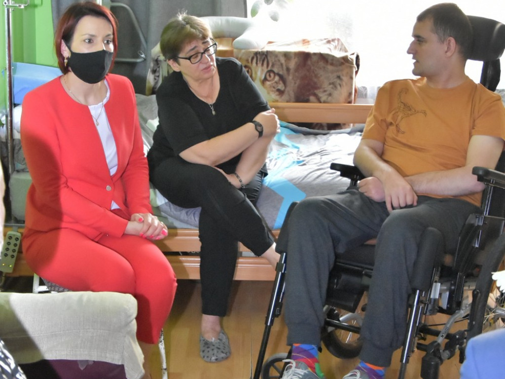 Pomoc dla niepełnosprawnego Michała - wizyta wiceministra sprawiedliwości Marcina Romanowskiego w Hrubieszowie - ZDJĘCIA, WIDEO