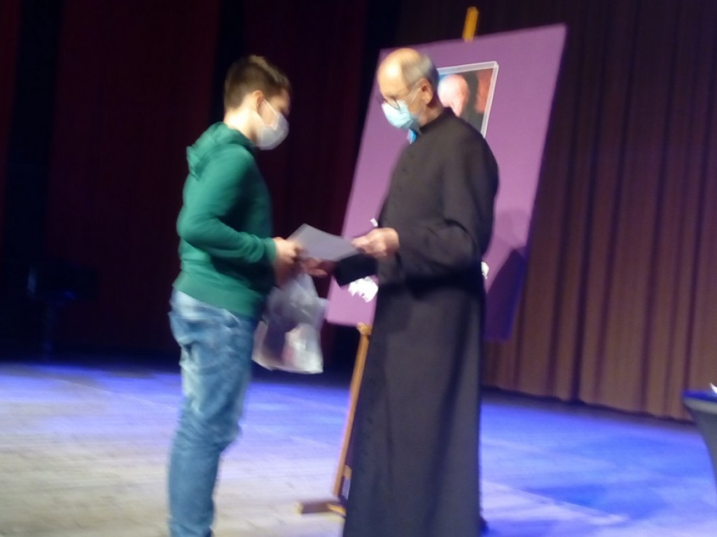 Hrubieszów: Kardynał Stefan Wyszyński - Prymas Tysiąclecia. Nagrody w konkursie rozdane