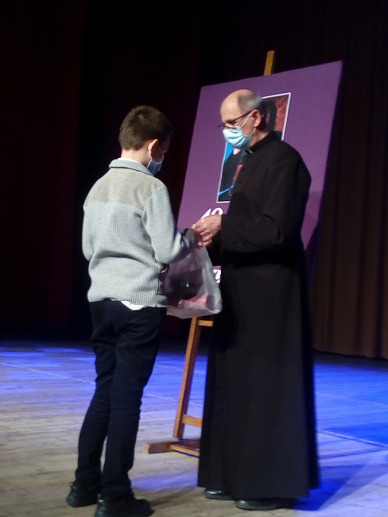 Hrubieszów: Kardynał Stefan Wyszyński - Prymas Tysiąclecia. Nagrody w konkursie rozdane