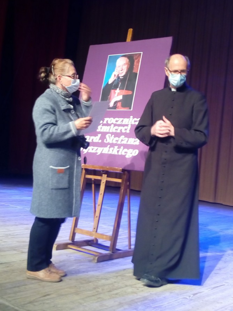 Hrubieszów: Kardynał Stefan Wyszyński - Prymas Tysiąclecia. Nagrody w konkursie rozdane