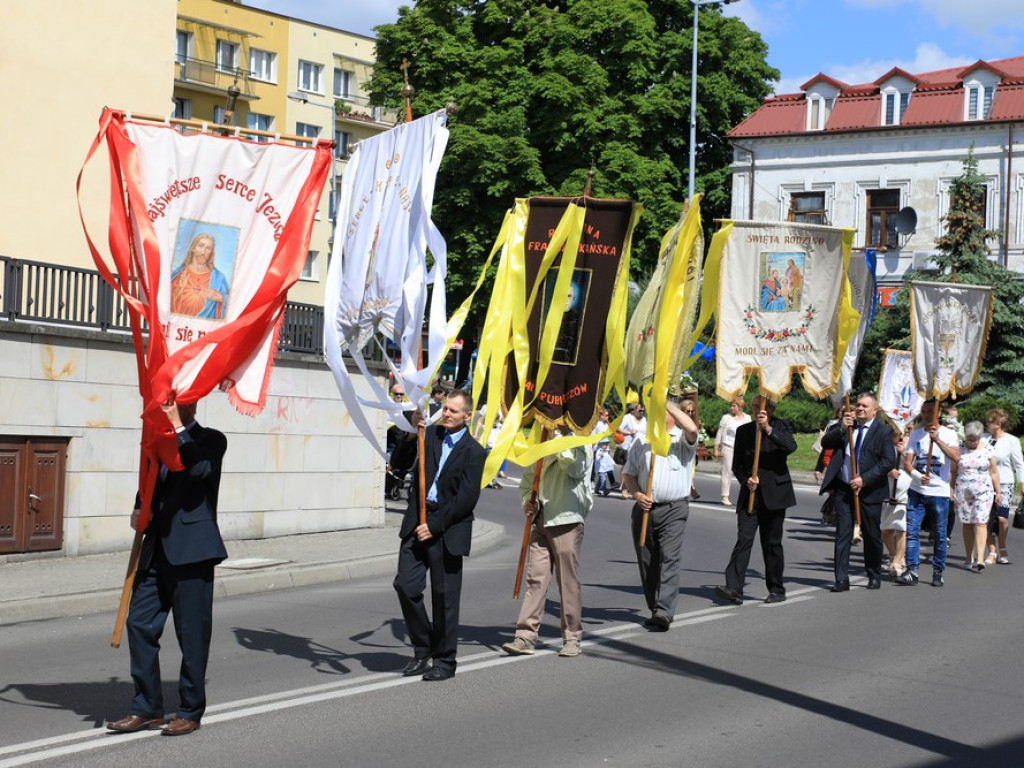 Hrubieszów: Procesja Bożego Ciała w parafiach św. Mikołaja i św. Stanisława Kostki - ZDJĘCIA