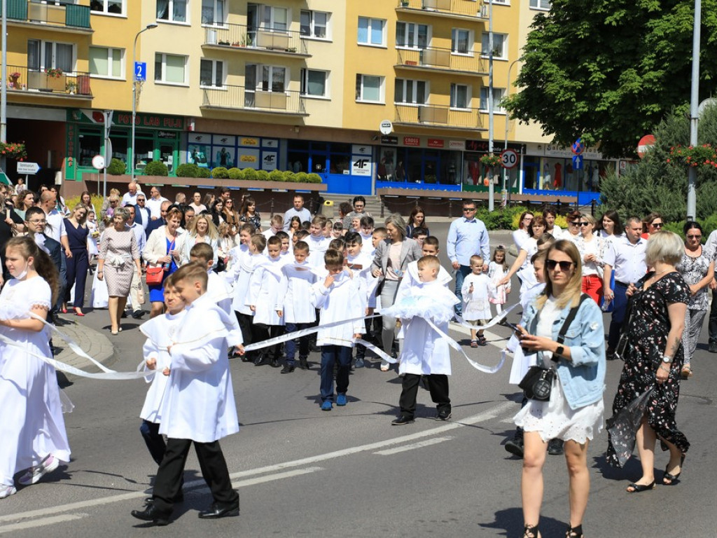 Hrubieszów: Procesja Bożego Ciała w parafiach św. Mikołaja i św. Stanisława Kostki - ZDJĘCIA