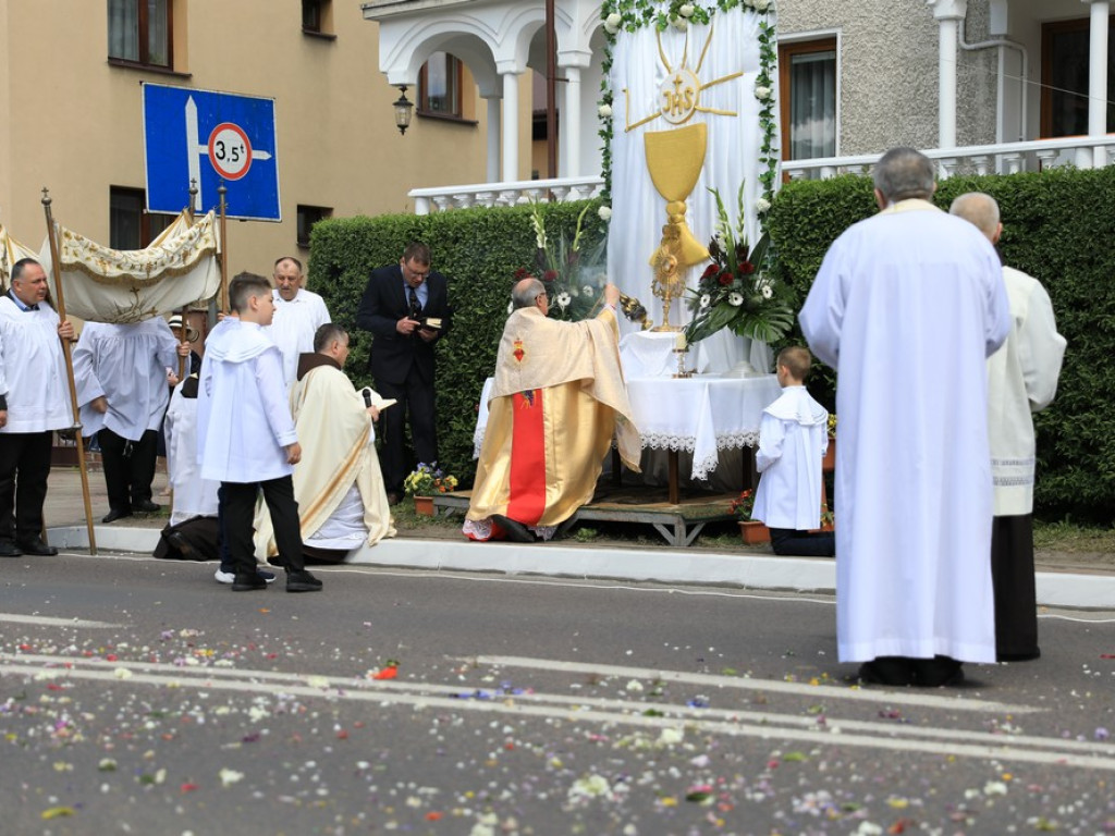 Hrubieszów: Procesja Bożego Ciała w parafiach św. Mikołaja i św. Stanisława Kostki - ZDJĘCIA