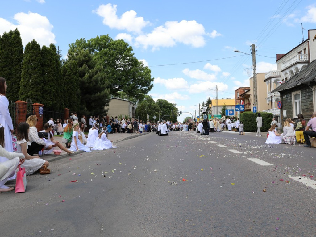 Hrubieszów: Procesja Bożego Ciała w parafiach św. Mikołaja i św. Stanisława Kostki - ZDJĘCIA