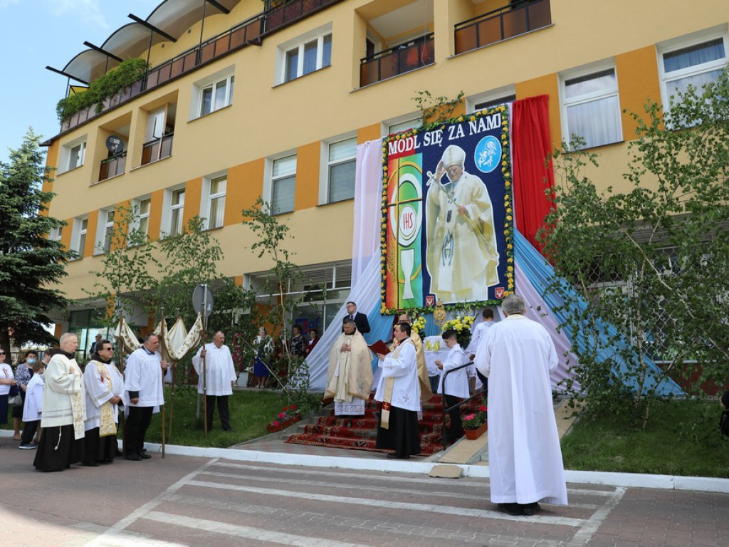 Hrubieszów: Procesja Bożego Ciała w parafiach św. Mikołaja i św. Stanisława Kostki - ZDJĘCIA