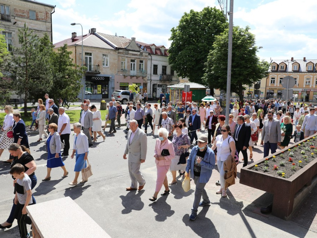 Hrubieszów: Procesja Bożego Ciała w parafiach św. Mikołaja i św. Stanisława Kostki - ZDJĘCIA