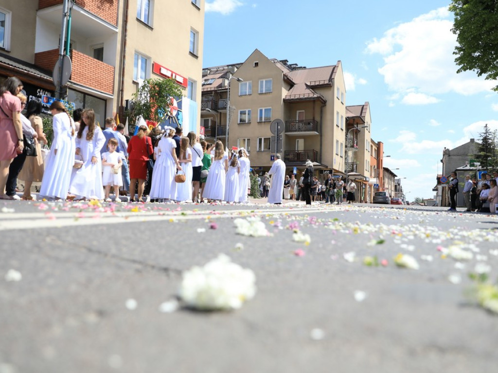Hrubieszów: Procesja Bożego Ciała w parafiach św. Mikołaja i św. Stanisława Kostki - ZDJĘCIA