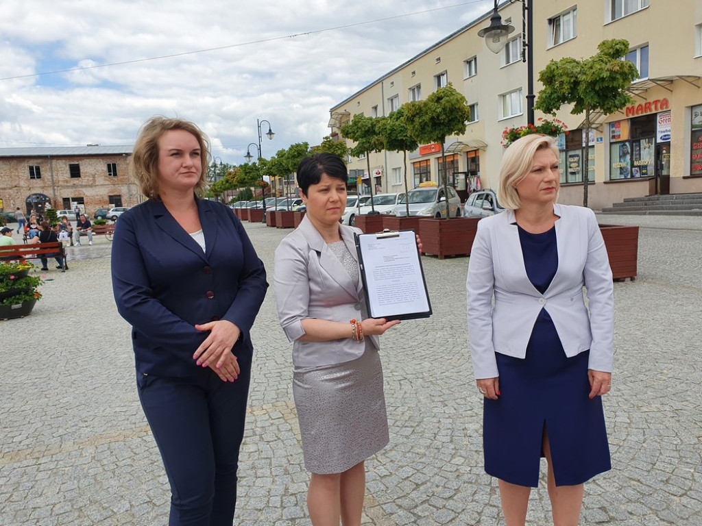 Zawiadomienie do prokuratury o możliwości popełnienia przestępstwa przez starostę hrubieszowskiego - ZDJĘCIA, WIDEO