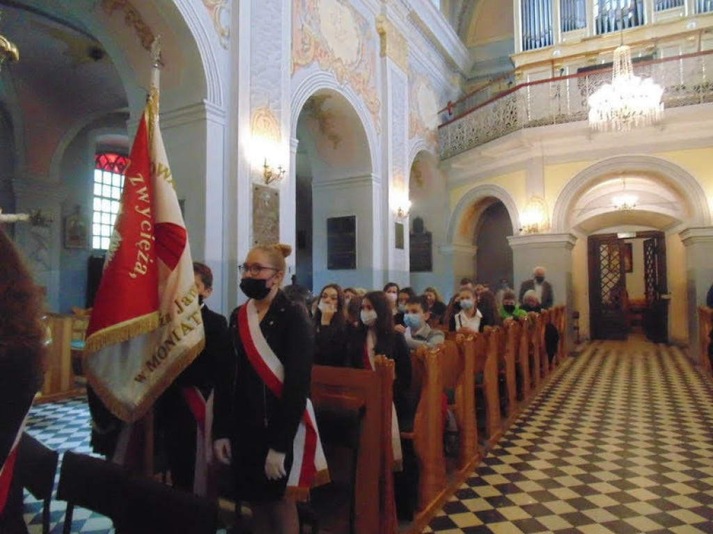 Dzień Patrona Szkoły w hrubieszowskiej Dwójce - ZDJĘCIA