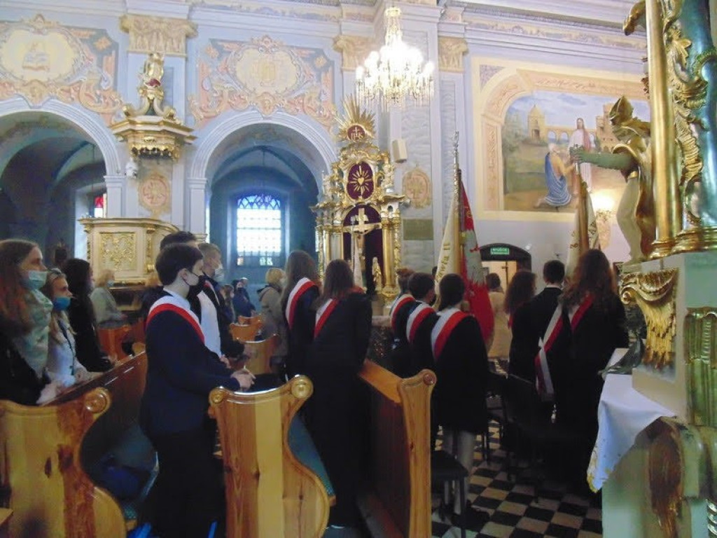 Dzień Patrona Szkoły w hrubieszowskiej Dwójce - ZDJĘCIA