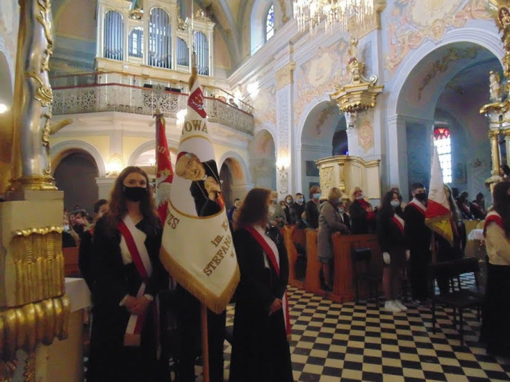 Dzień Patrona Szkoły w hrubieszowskiej Dwójce - ZDJĘCIA