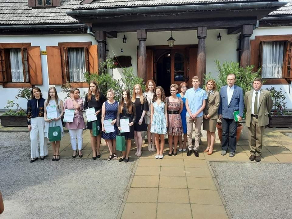 Natalia i Izabela z indeksami w kieszeni! - ZDJĘCIA