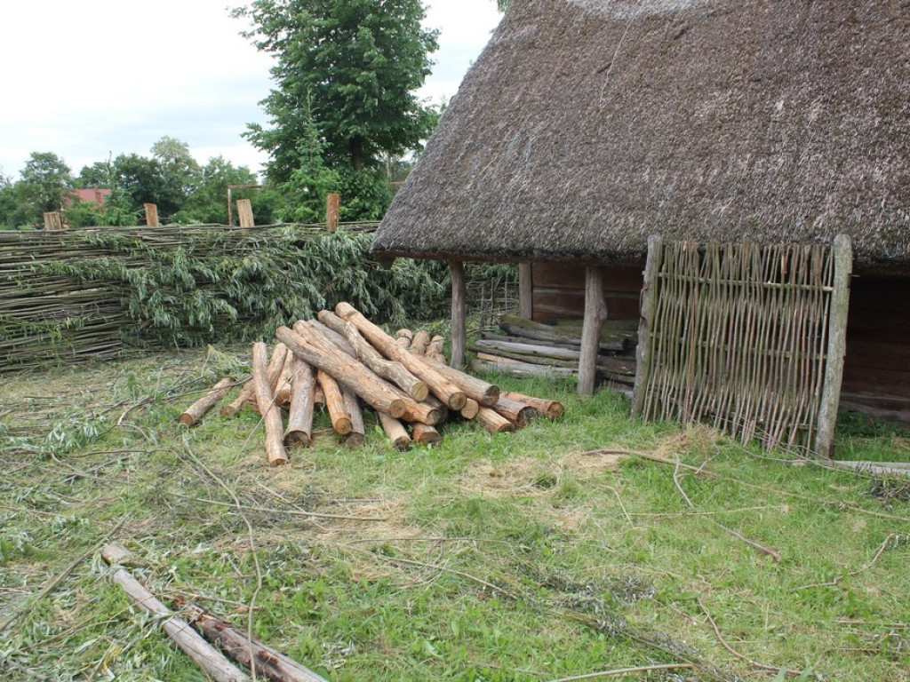 Gmina Werbkowice: Ruszył remont Zagrody Wandalskiej w Kotorowie - ZDJĘCIA