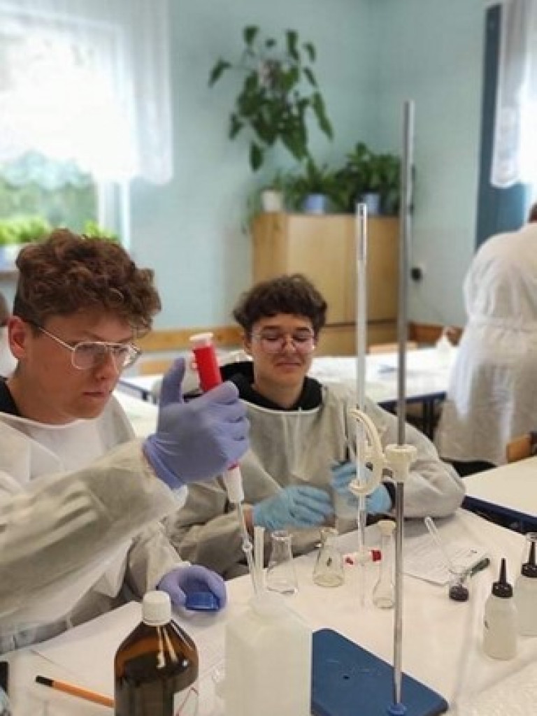 Staszic: Zajęcia laboratoryjne z chemii z wykładowcami Uniwersytetu Przyrodniczego z Lublina - ZDJĘCIA