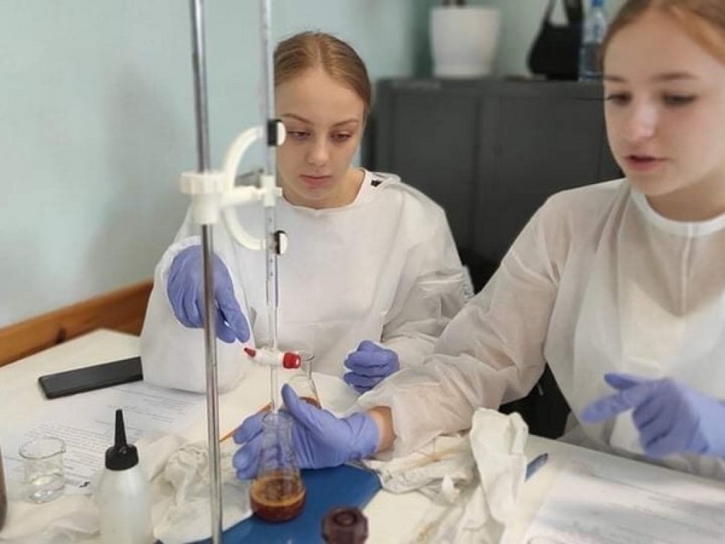 Staszic: Zajęcia laboratoryjne z chemii z wykładowcami Uniwersytetu Przyrodniczego z Lublina - ZDJĘCIA