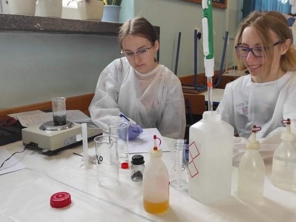 Staszic: Zajęcia laboratoryjne z chemii z wykładowcami Uniwersytetu Przyrodniczego z Lublina - ZDJĘCIA