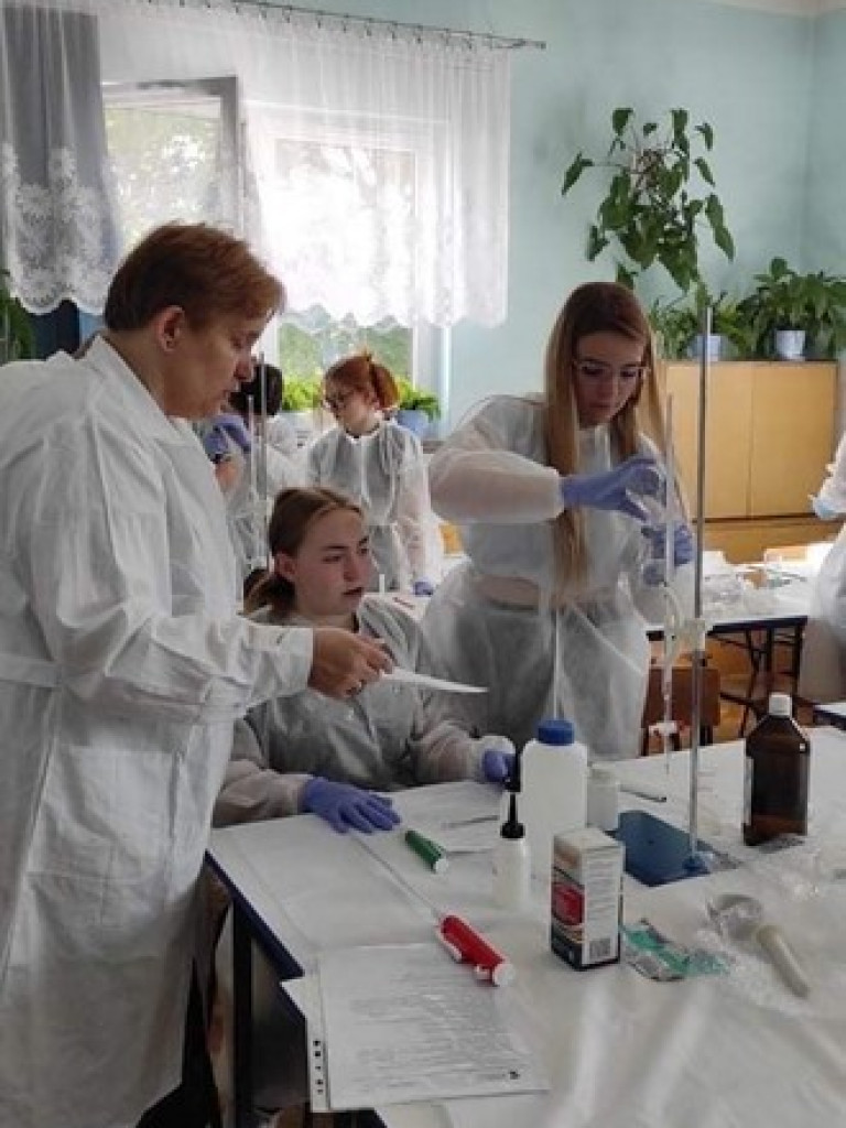 Staszic: Zajęcia laboratoryjne z chemii z wykładowcami Uniwersytetu Przyrodniczego z Lublina - ZDJĘCIA