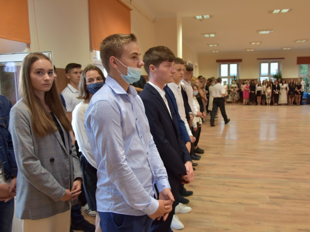 Zakończenie roku w hrubieszowskich szkołach średnich - ZDJĘCIA