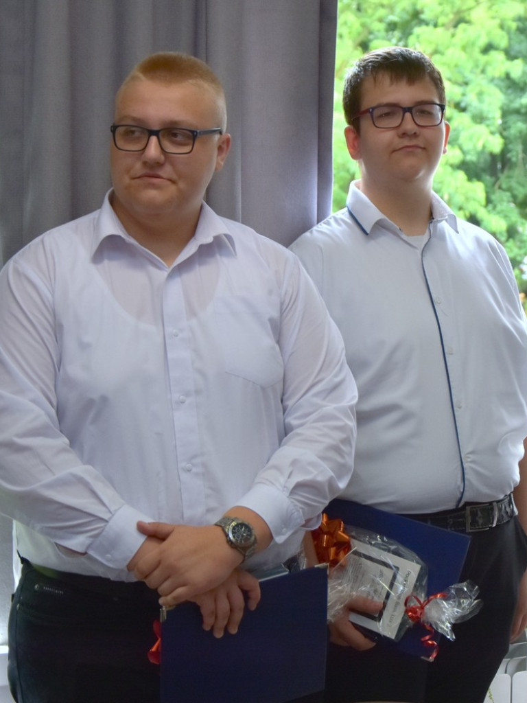 Zakończenie roku w hrubieszowskich szkołach średnich - ZDJĘCIA