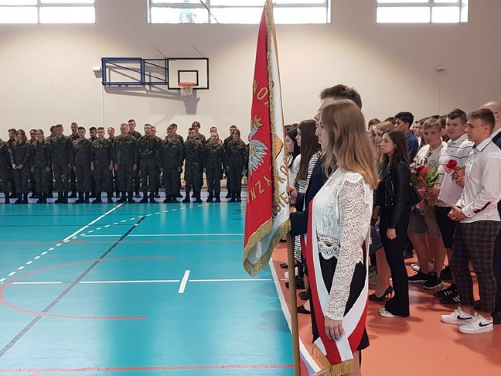Zakończenie roku w hrubieszowskich szkołach średnich - ZDJĘCIA
