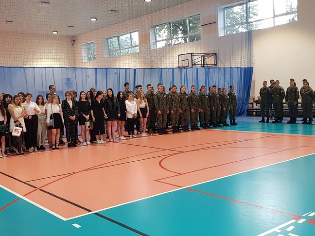 Zakończenie roku w hrubieszowskich szkołach średnich - ZDJĘCIA