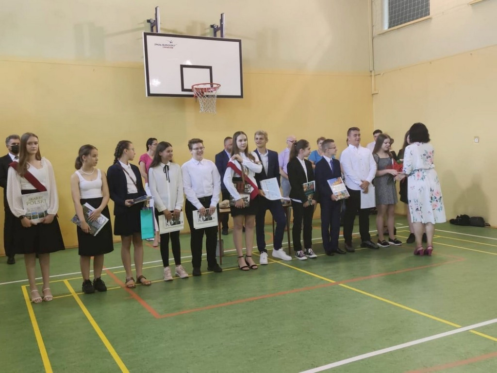 Zakończenie roku szkolnego w hrubieszowskiej Jedynce - ZDJĘCIA
