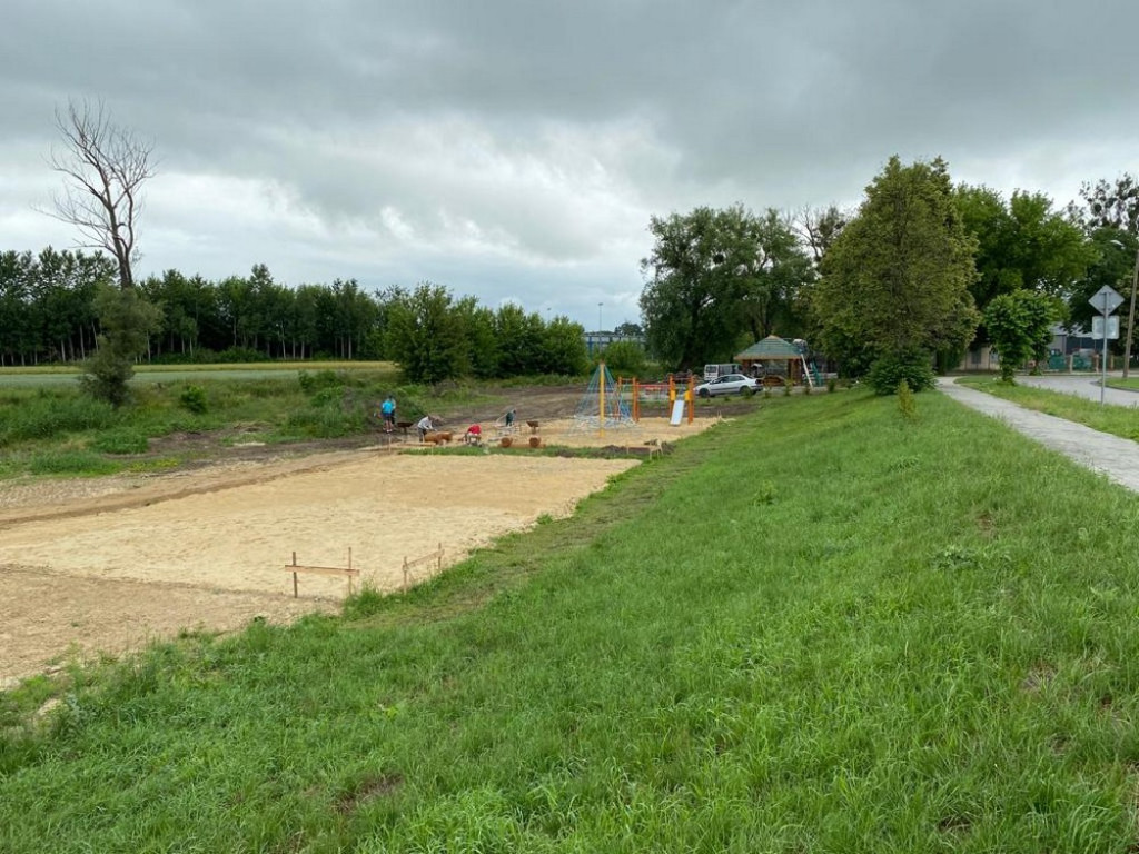 Hrubieszów: Powstaje miejsce rekreacji nad Huczwą - ZDJĘCIA