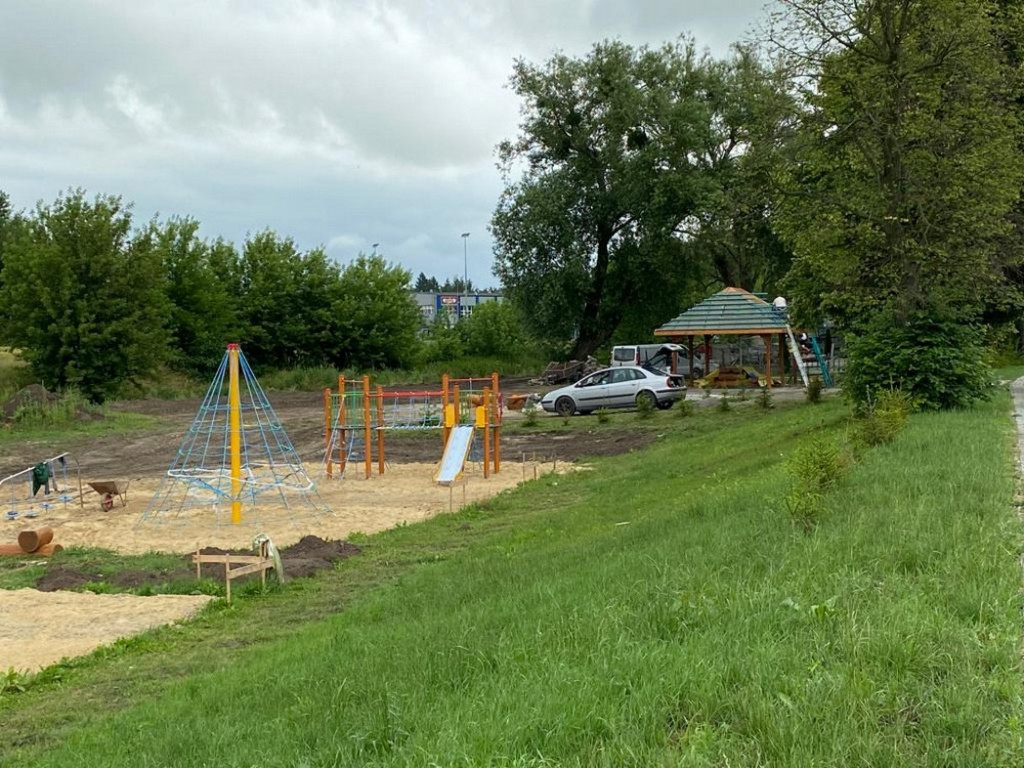 Hrubieszów: Powstaje miejsce rekreacji nad Huczwą - ZDJĘCIA