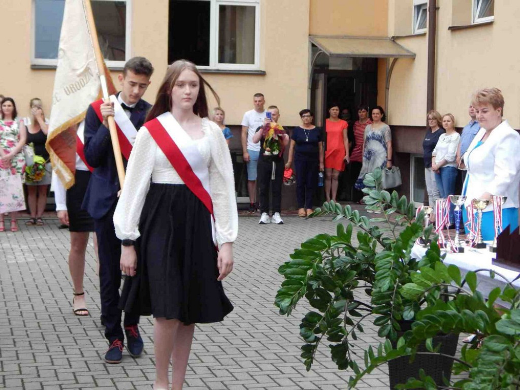 Zakończenie roku szkolnego w hrubieszowskiej Jedynce - ZDJĘCIA