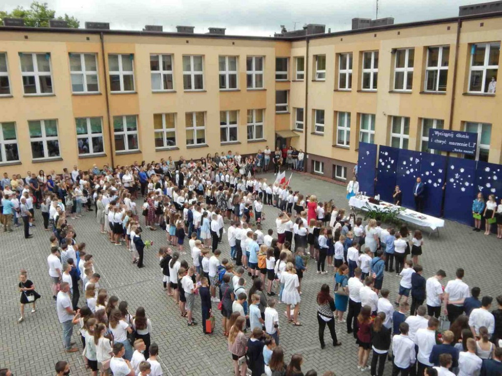 Zakończenie roku szkolnego w hrubieszowskiej Jedynce - ZDJĘCIA
