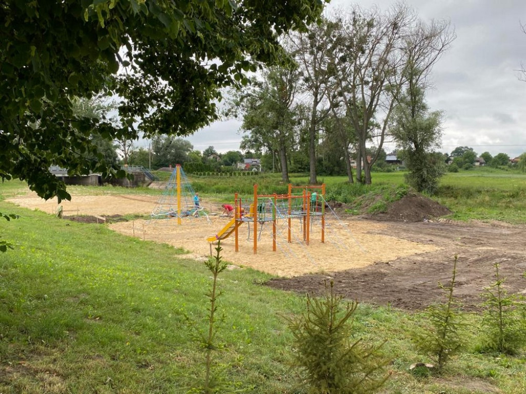 Hrubieszów: Powstaje miejsce rekreacji nad Huczwą - ZDJĘCIA