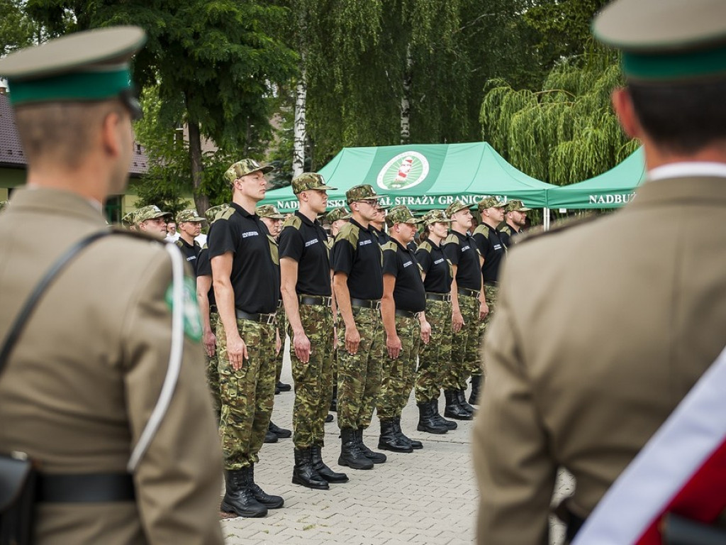 Ślubowanie rekordowo dużej liczby nowo przyjętych funkcjonariuszy NOSG - ZDJĘCIA
