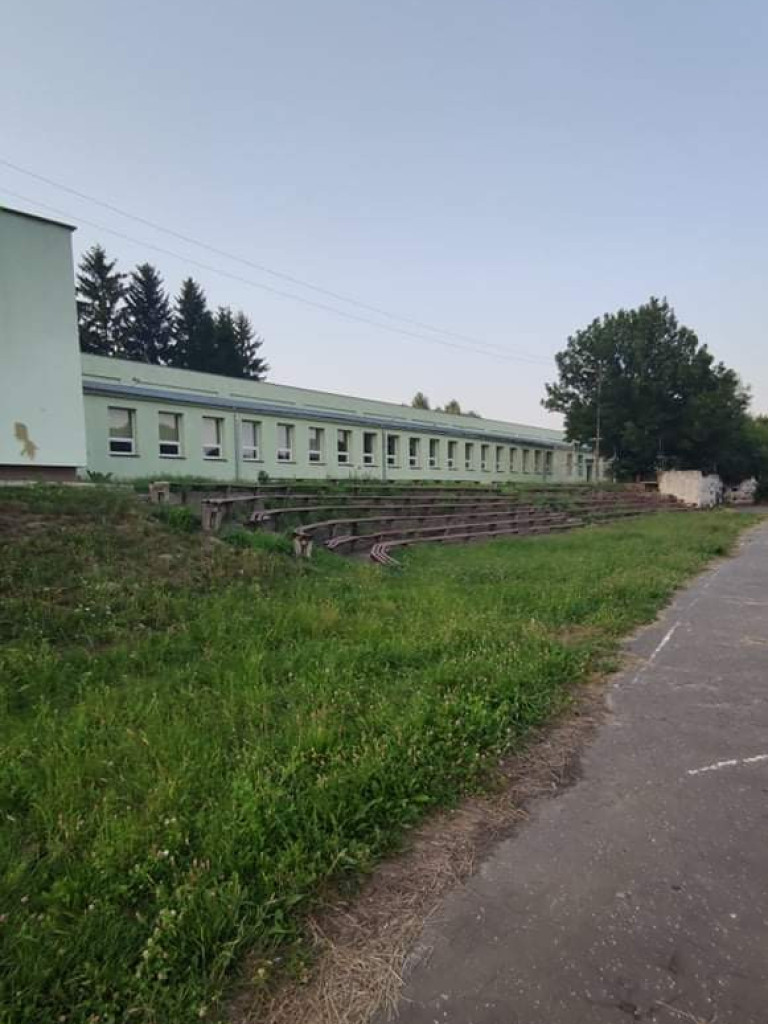 Hrubieszów: Boiska ZS nr 1 - podróż w kapsule czasu do PRL-u? - ZDJĘCIA