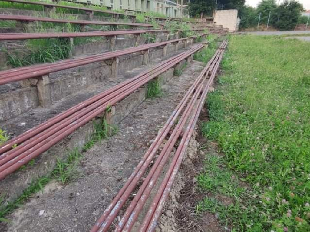 Hrubieszów: Boiska ZS nr 1 - podróż w kapsule czasu do PRL-u? - ZDJĘCIA