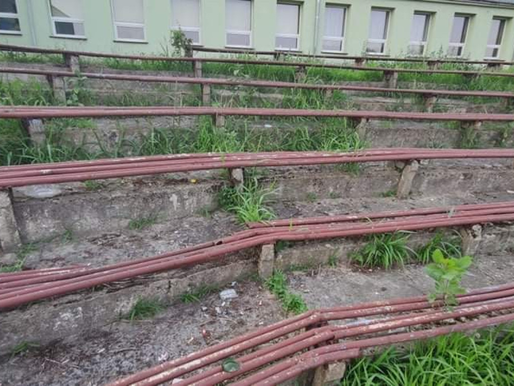 Hrubieszów: Boiska ZS nr 1 - podróż w kapsule czasu do PRL-u? - ZDJĘCIA