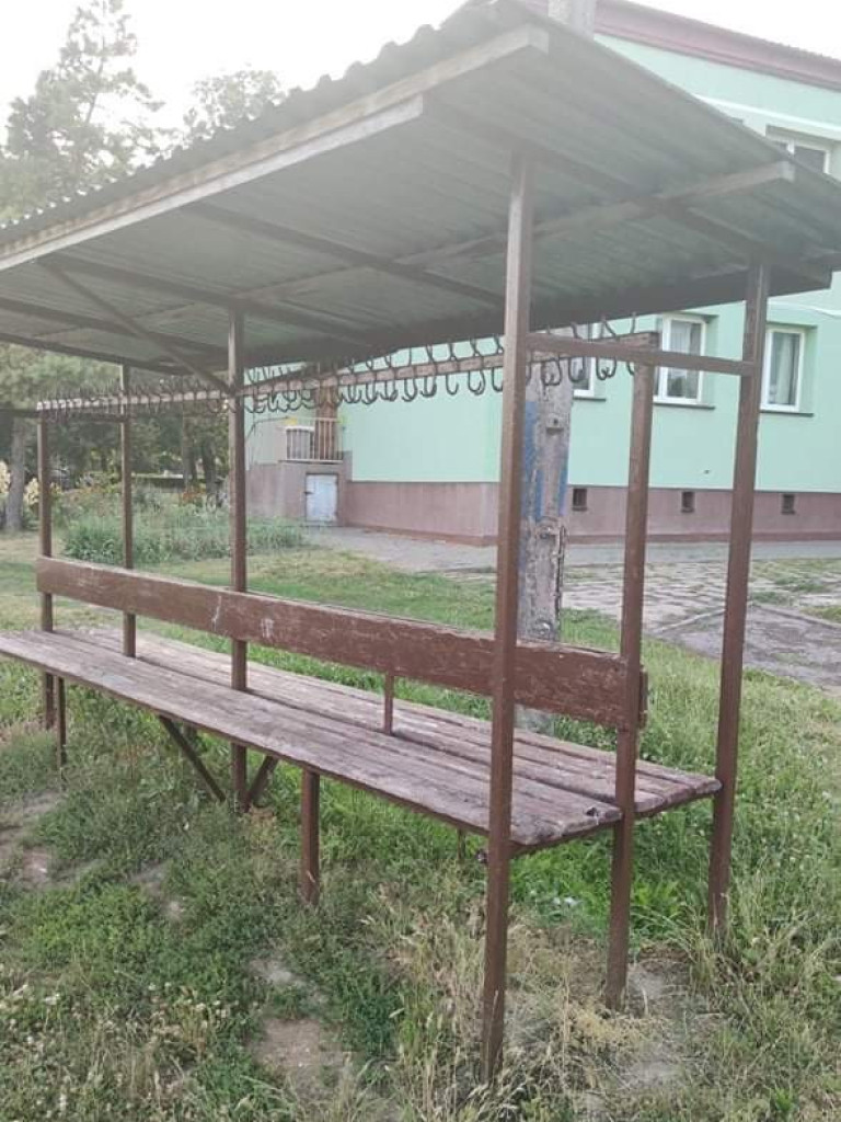 Hrubieszów: Boiska ZS nr 1 - podróż w kapsule czasu do PRL-u? - ZDJĘCIA