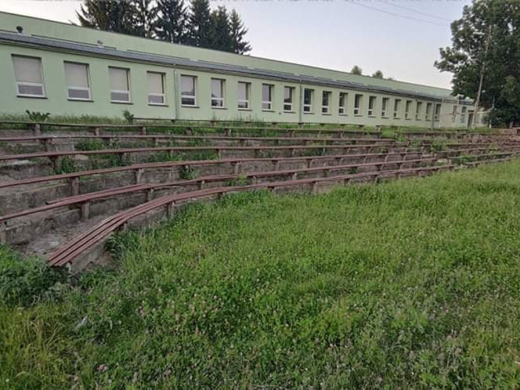 Hrubieszów: Boiska ZS nr 1 - podróż w kapsule czasu do PRL-u? - ZDJĘCIA