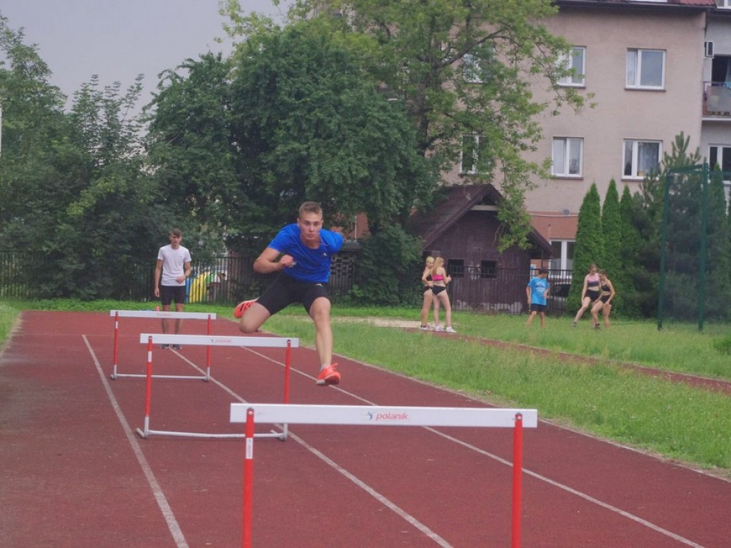Lekkoatleci Unii Hrubieszów ze sponsorem i na obozie sportowym - ZDJĘCIA
