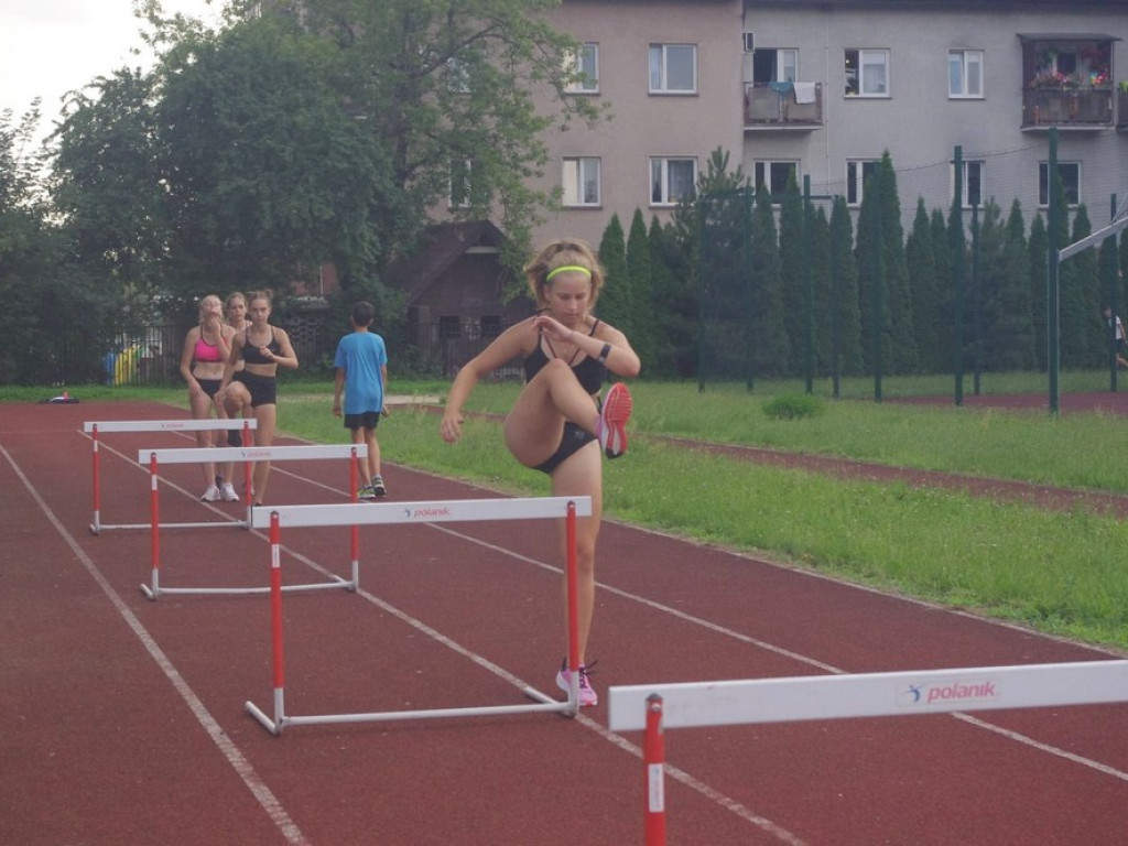 Lekkoatleci Unii Hrubieszów ze sponsorem i na obozie sportowym - ZDJĘCIA