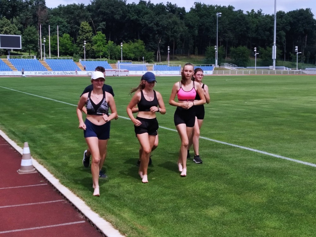 Lekkoatleci Unii Hrubieszów ze sponsorem i na obozie sportowym - ZDJĘCIA