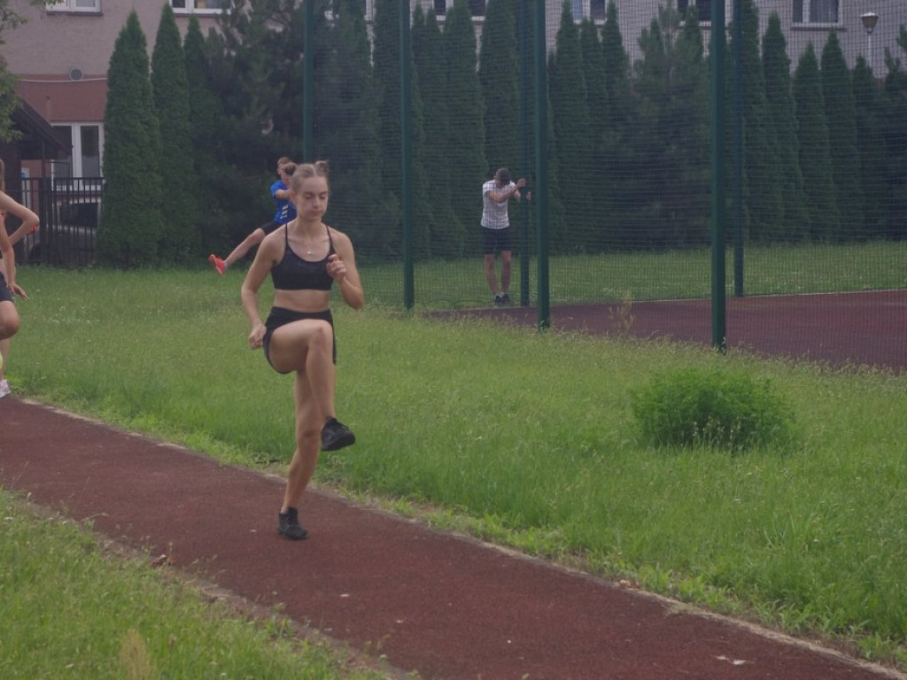 Lekkoatleci Unii Hrubieszów ze sponsorem i na obozie sportowym - ZDJĘCIA