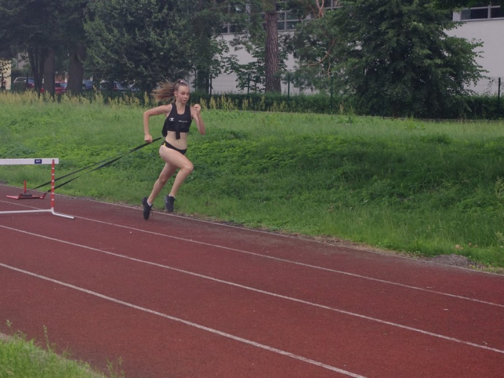 Lekkoatleci Unii Hrubieszów ze sponsorem i na obozie sportowym - ZDJĘCIA