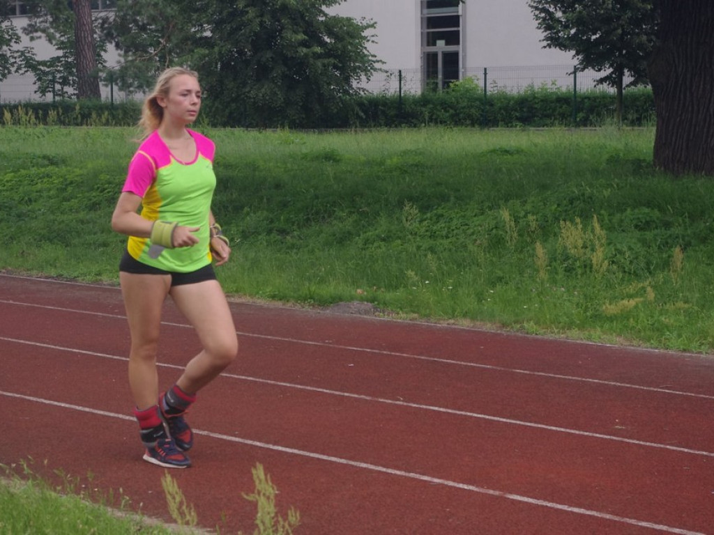 Lekkoatleci Unii Hrubieszów ze sponsorem i na obozie sportowym - ZDJĘCIA
